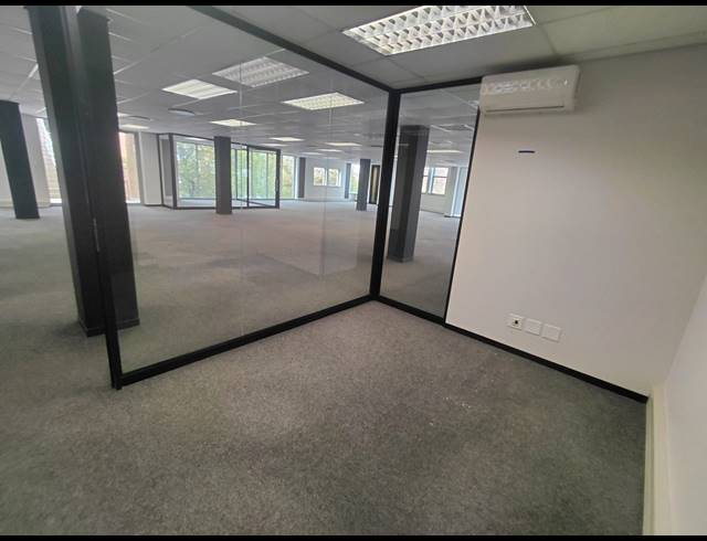 368M² OFFICE TO LET IN BRYANSTON